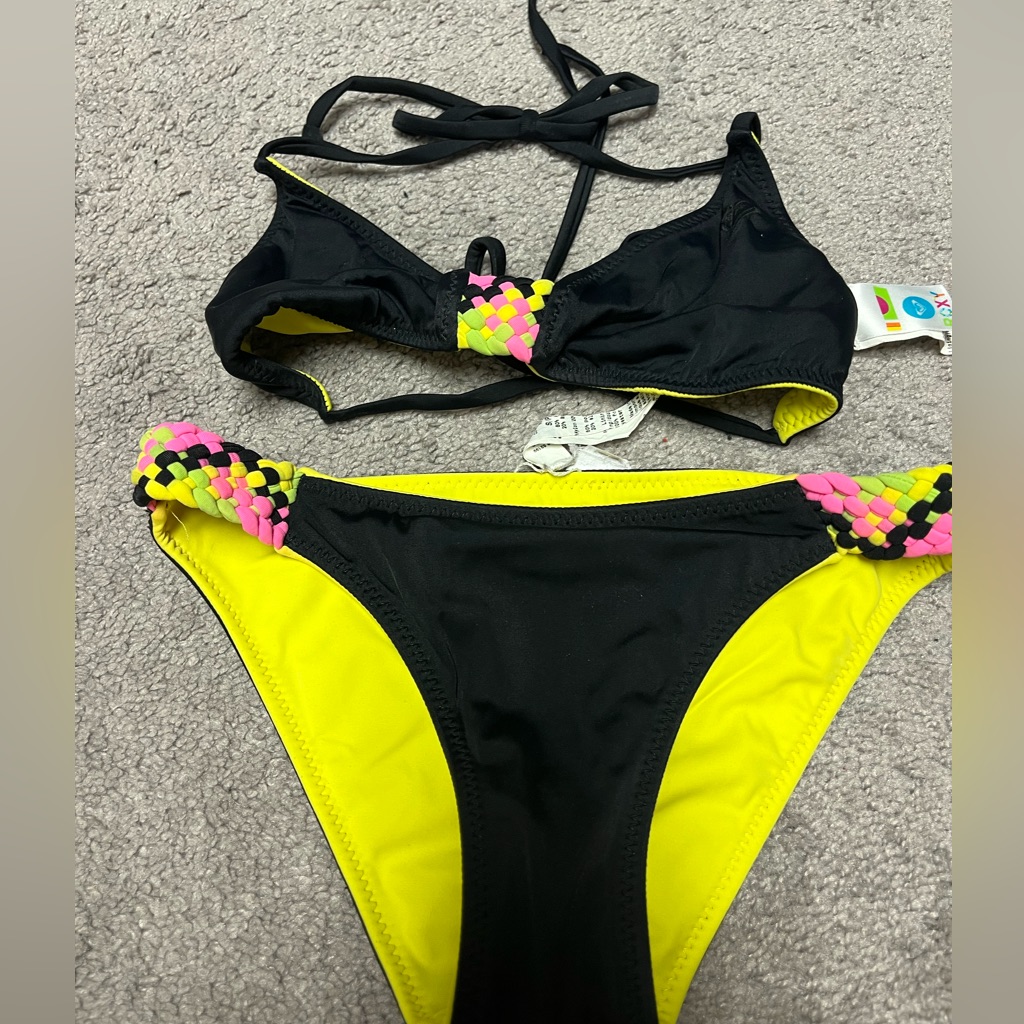 Roxy Black Bikini Top With Neon Yellow Accent